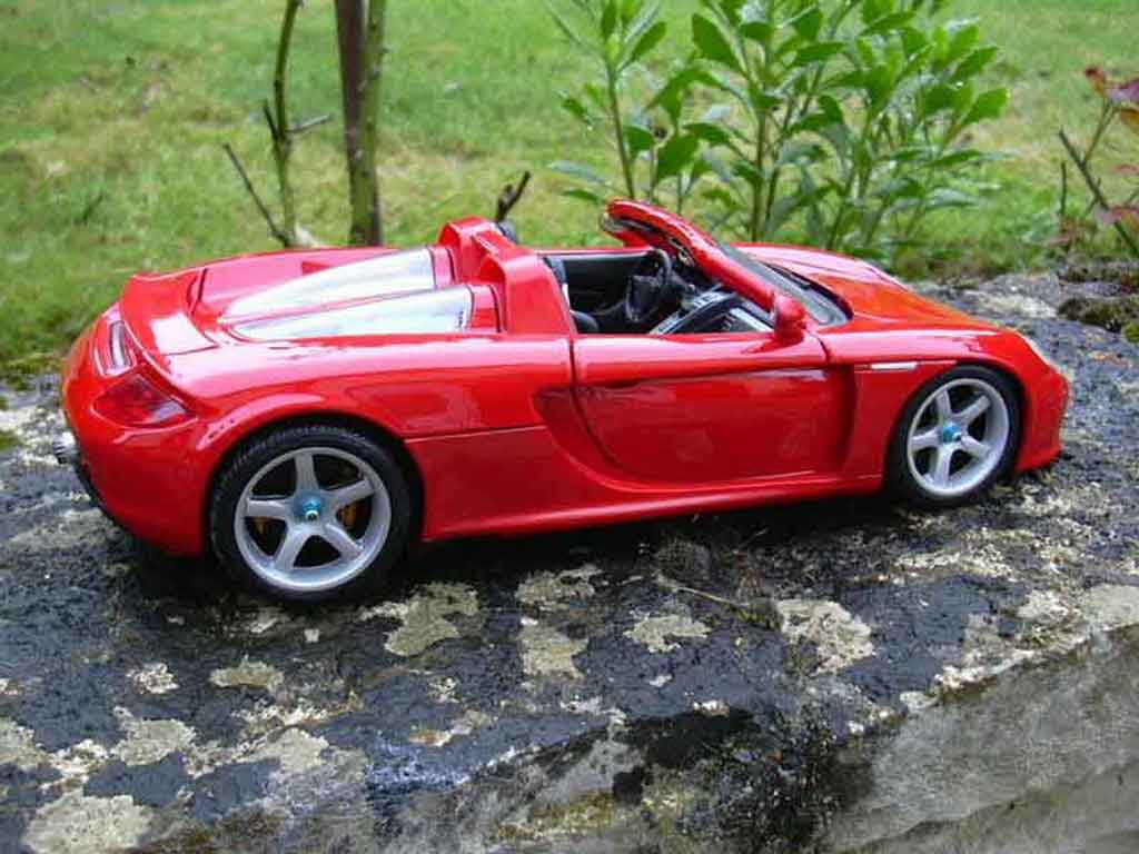 Porsche Carrera GT Base rood 1/18 Maisto