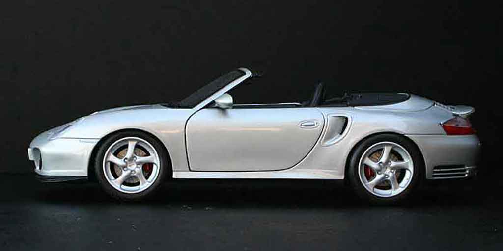 Porsche 911 Turbo cabriolet grijs 1/18 Maisto