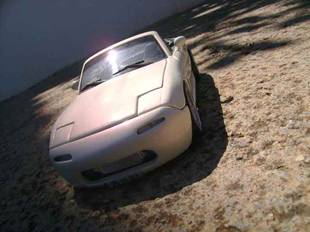Mazda MX5 1993 1/18 Kyosho 1993 tuning modelauto
