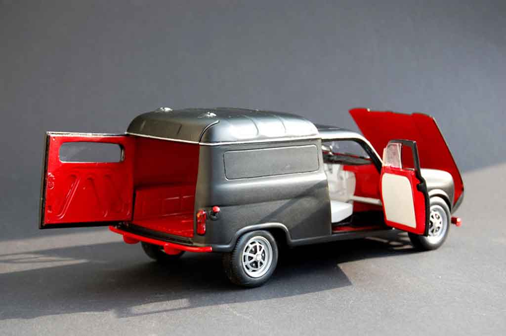 Renault 4 F4 F bestelbusje 1/18 Norev