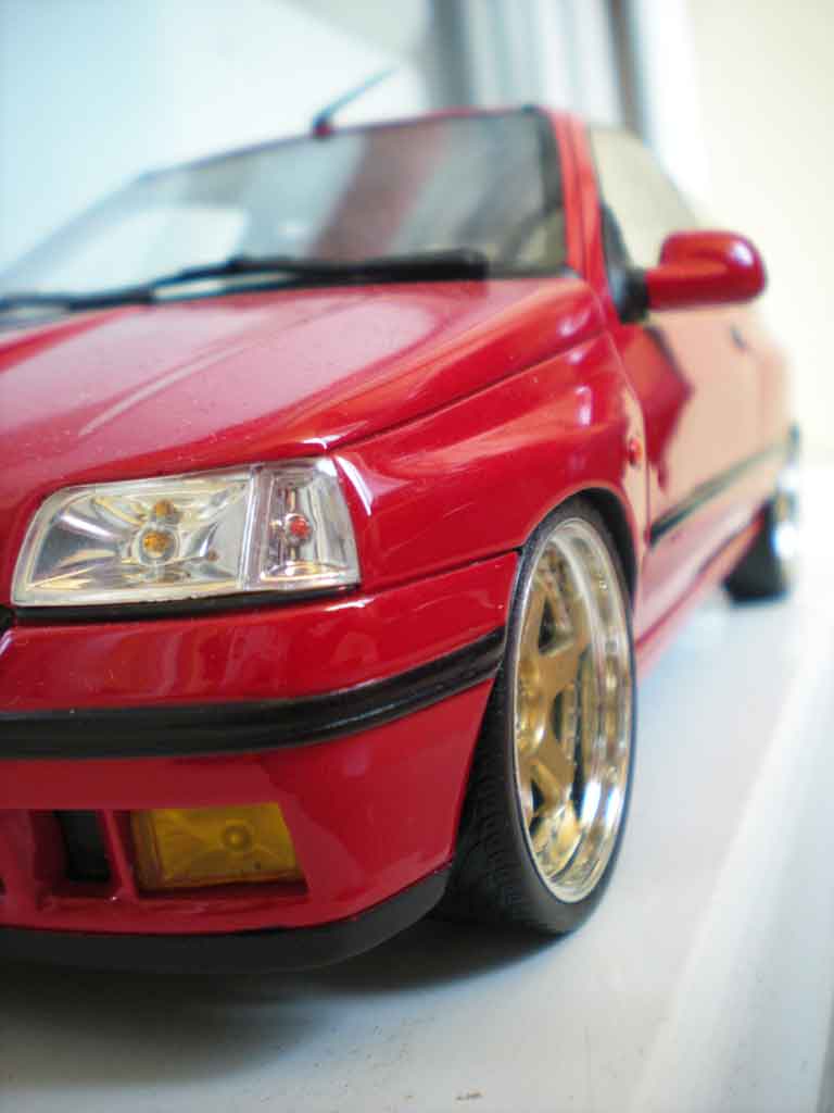Renault Clio 16S 1991 rood jantes 17 pouces 1/18 Ottomobile