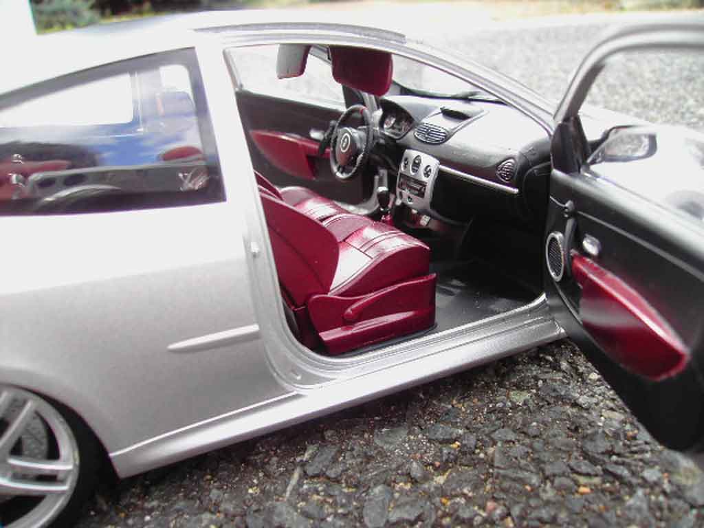 Renault Clio 3 RS grijs jantes ferrari f430 1/18 Solido