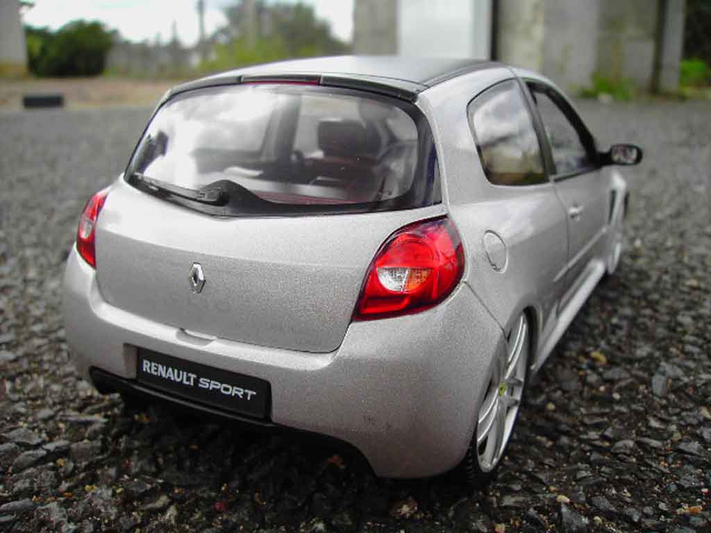 Renault Clio 3 RS grijs jantes ferrari f430 1/18 Solido