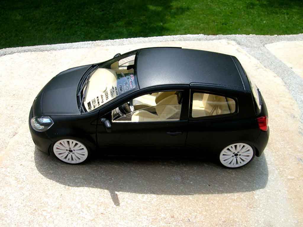 Renault Clio 3 RS zwart mat jantes c4 wrc 1/18 Solido