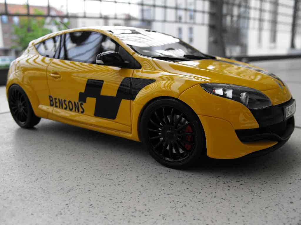 Renault Megane RS 250 2.0 t geel deco renault sport 1/18 Ottomobile