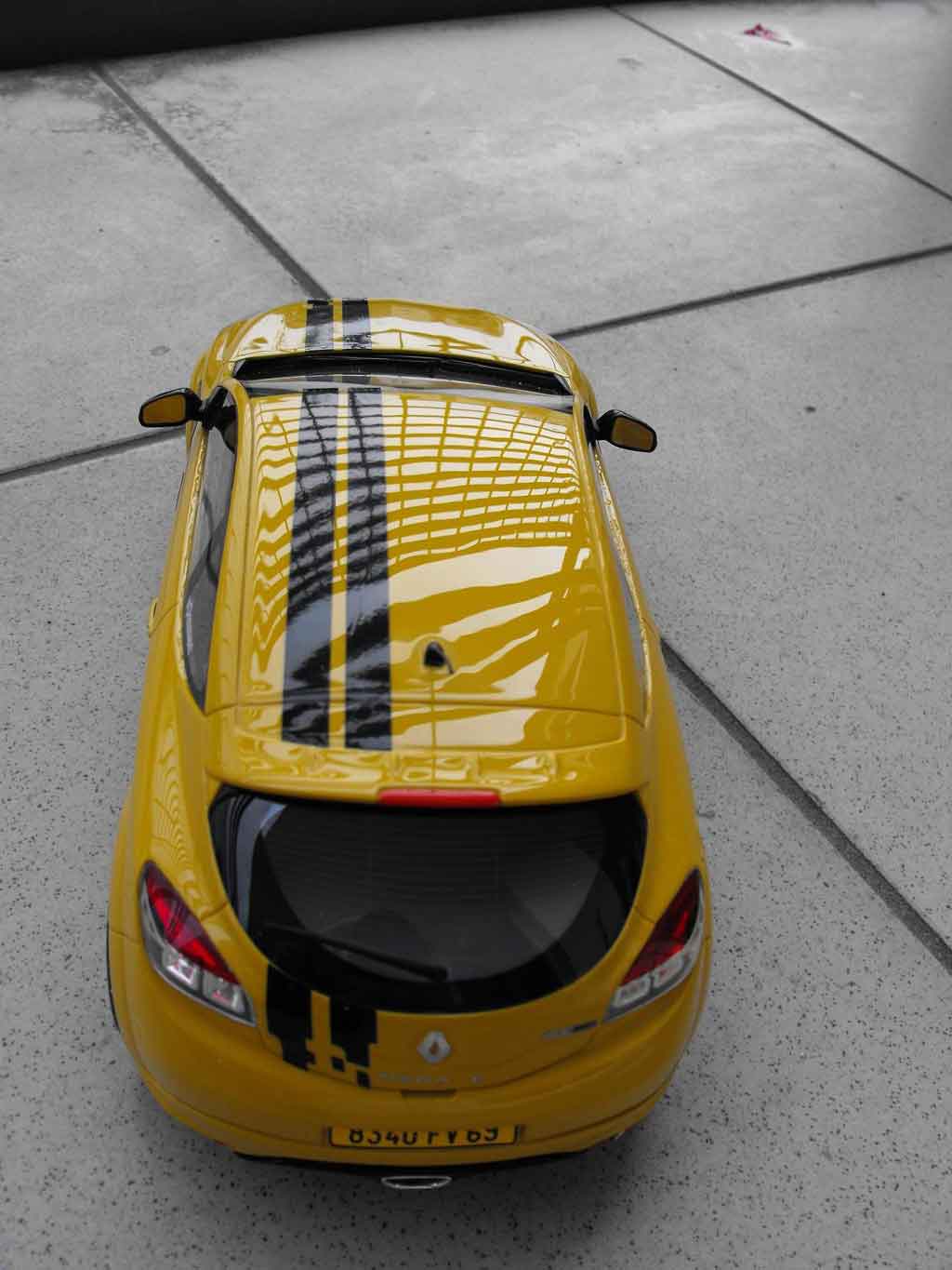 Renault Megane RS 250 2.0 t geel deco renault sport 1/18 Ottomobile