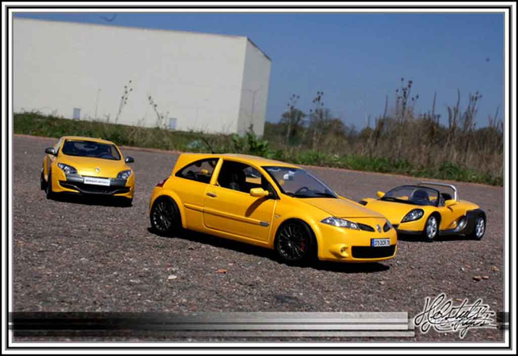 Renault Megane Sport 1/18 Burago Sport rs geel siryus modelauto