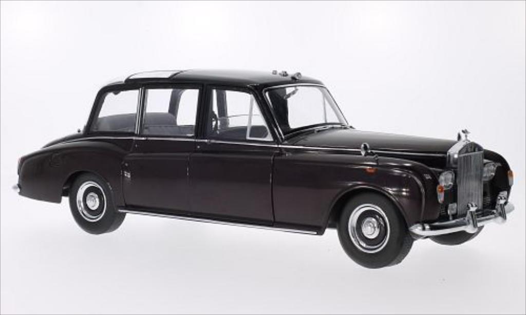 Rolls Royce Phantom 1/18 CMF VI Queen Version rood/zwart RHD modelauto