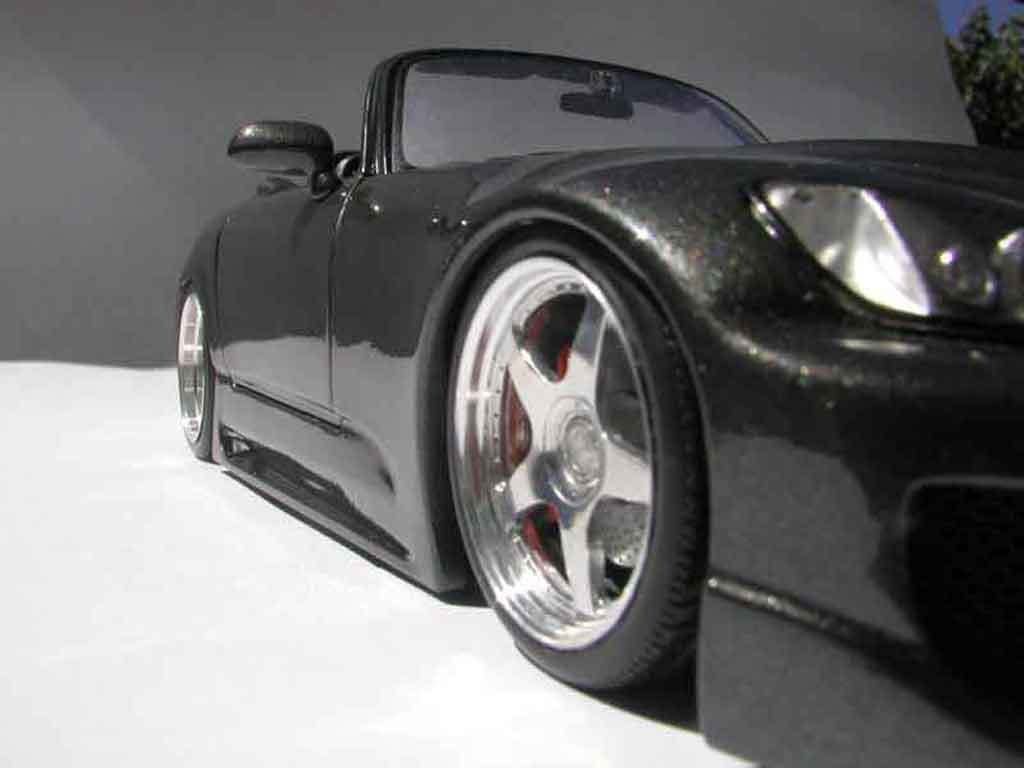 Honda S2000 Base zwart kit carrosserie 1/18 Maisto