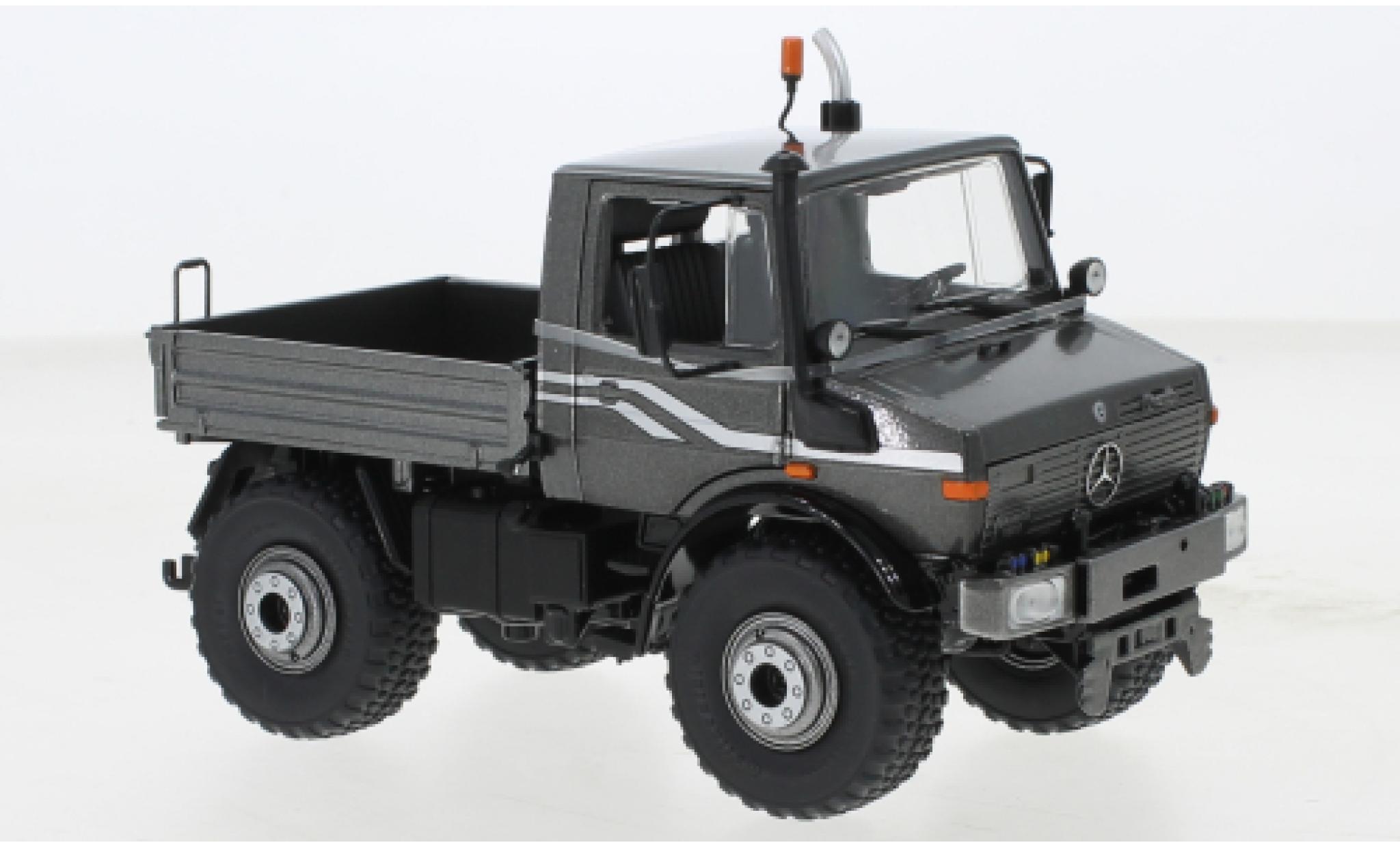 Mercedes Unimog 1/32 Schuco U1600 metallic grijs modelauto