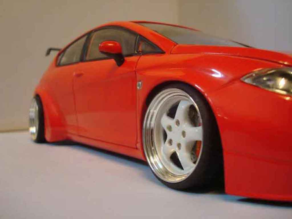 Seat Leon WTCC rood 1/18 Guiloy