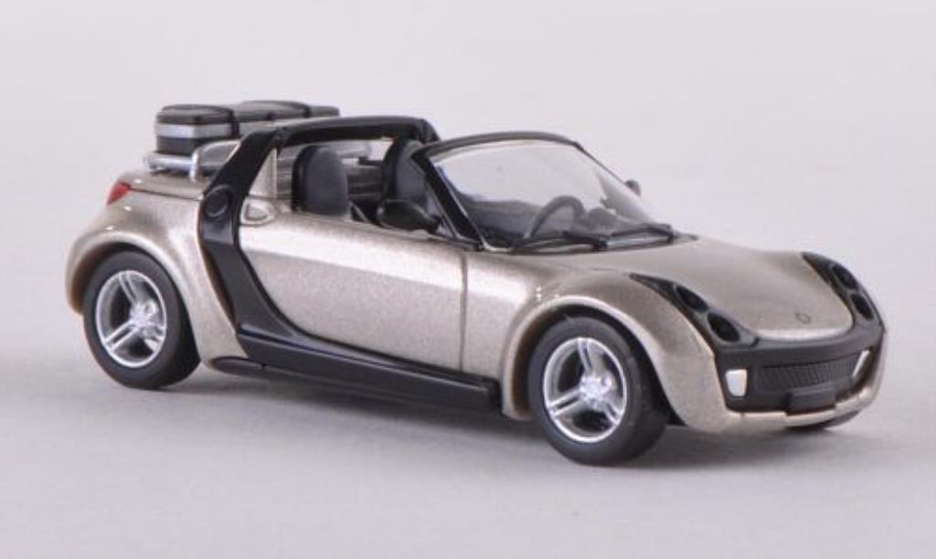 Smart Roadster 1/87 Busch Traveller mit Koffer beige modelauto