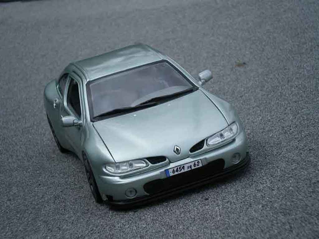 Renault Megane 1/18 Anson Maxi racer modelauto