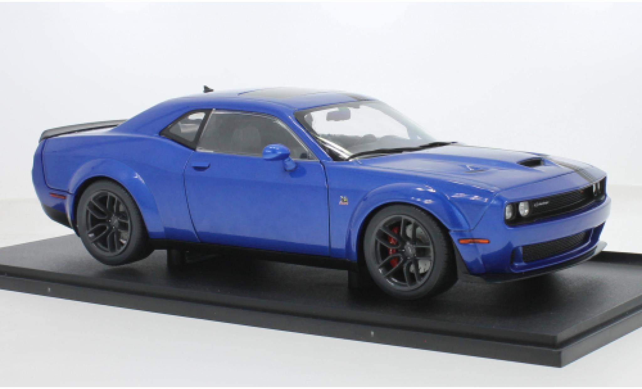 Dodge Challenger 1/18 Solido R/T blauw 2023 1:18 modelauto