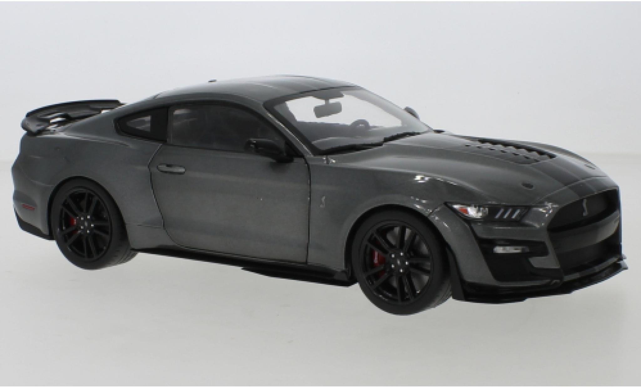 Ford Mustang 1/18 Solido Shelby GT 500 metallic grijs/zwart 2020 modelauto