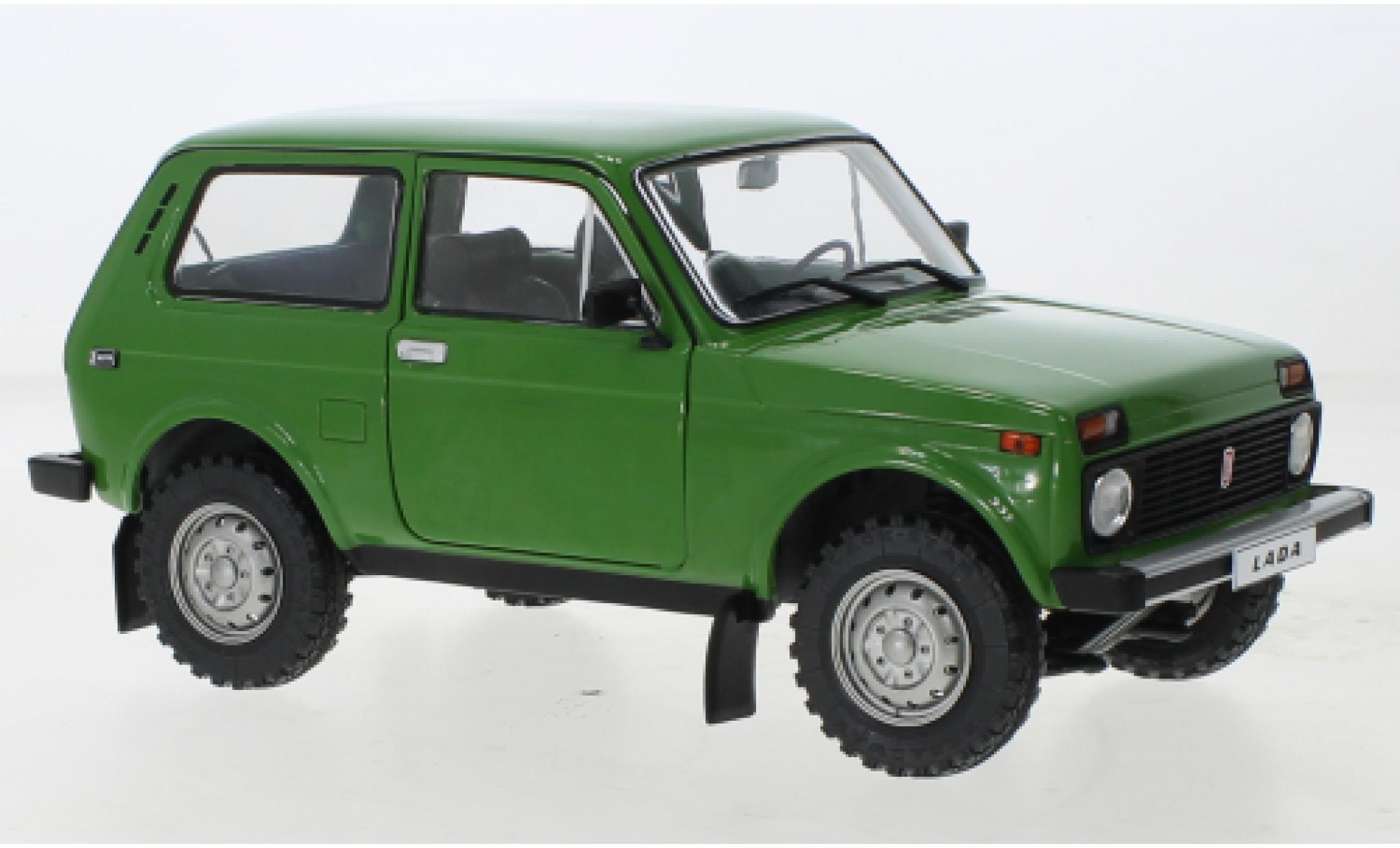 Lada Niva 1/18 Solido groen 1980 modelauto