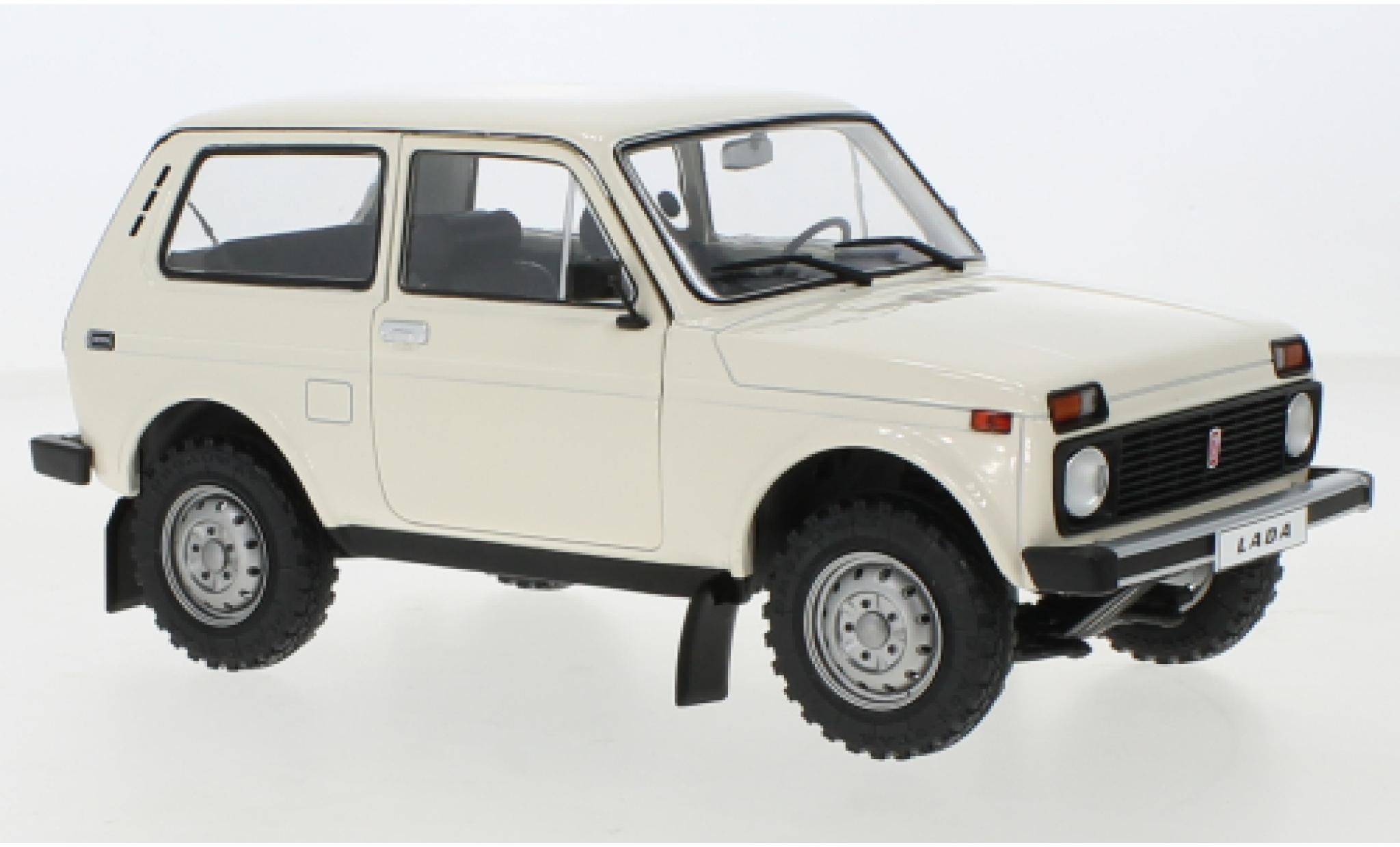 Lada Niva 1/18 Solido wit 1980 modelauto