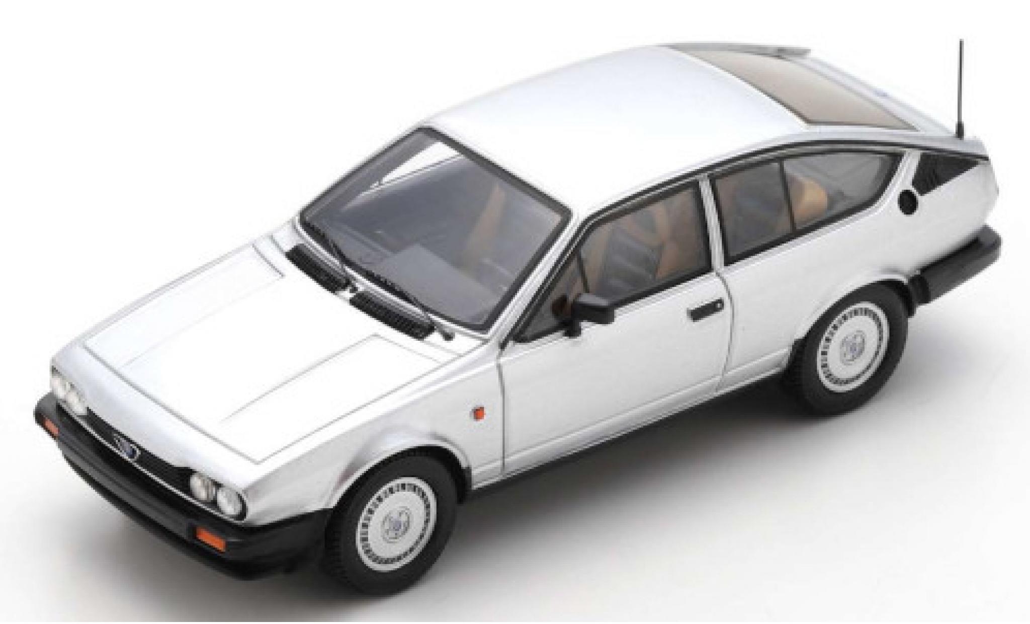 Alfa Romeo GT 1/43 Spark V 2.0 grijs 1980 modelauto