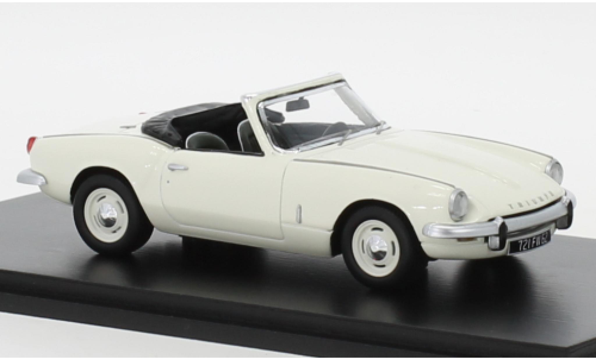 Triumph Spitfire 1/43 Spark 3 wit 1967 modelauto