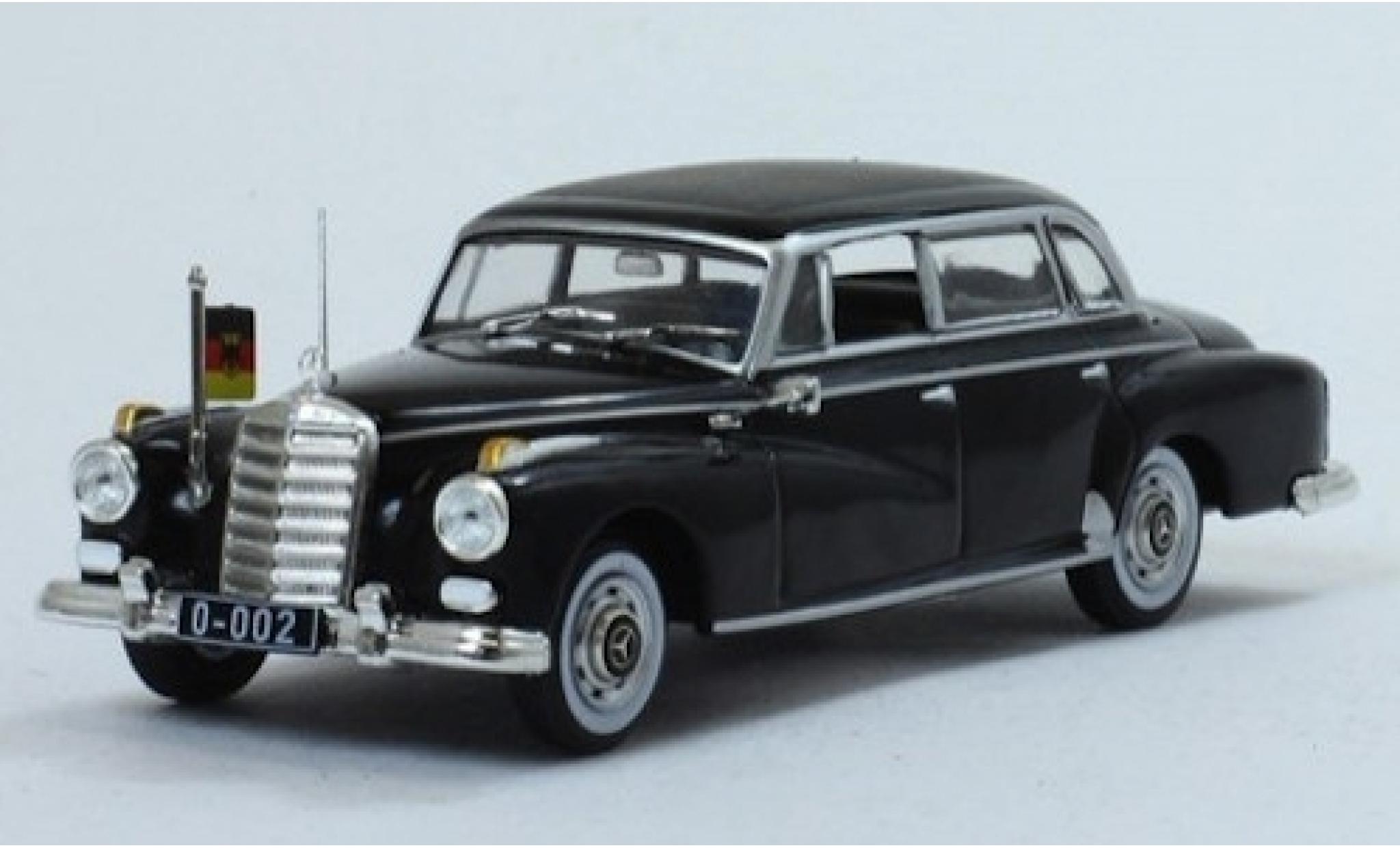 Mercedes 300 1/43 SpecialC d zwart 1957 ohne Vitrine modelauto