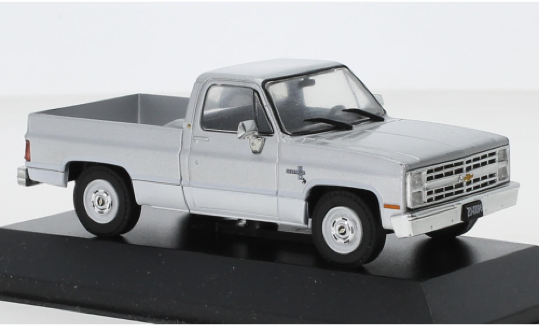 Chevrolet C-10 1/43 SpecialC Silverado grijs/wit 1986 modelauto