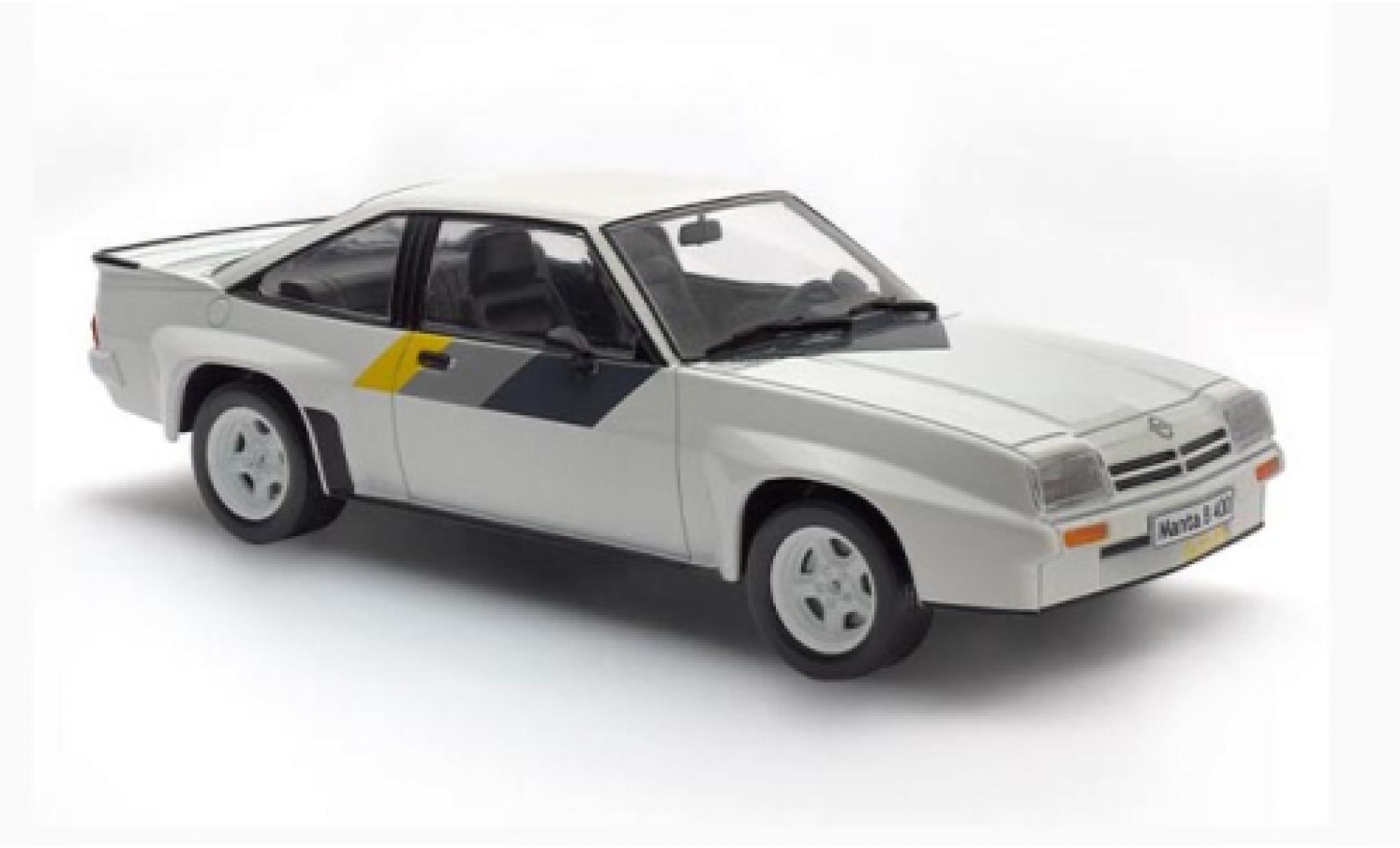 Opel Manta 1/24 SpecialC B 400 wit/D&eacute;corer 1991 modelauto