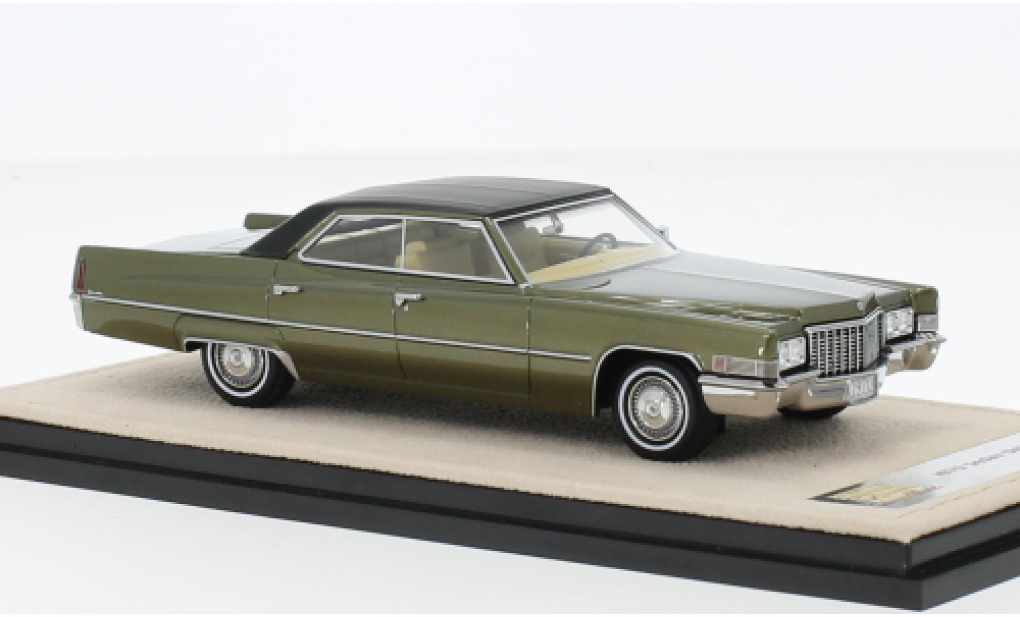 Cadillac Sedan 1/43 Stamp Models DeVille metallic groen/zwart 1970 modelauto