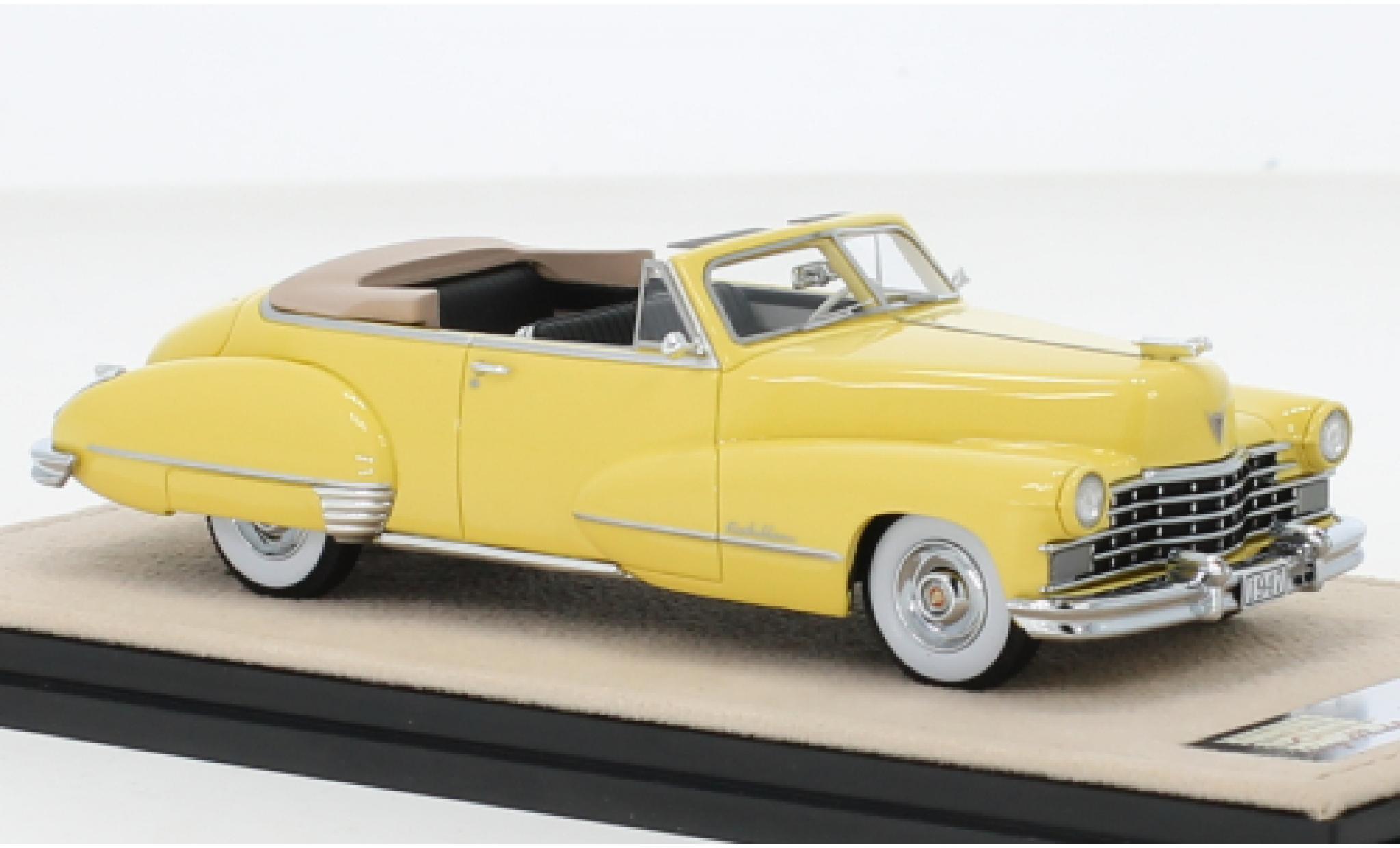 Cadillac Series 62 1/43 Stamp Models Cabriolet geel 1947 modelauto