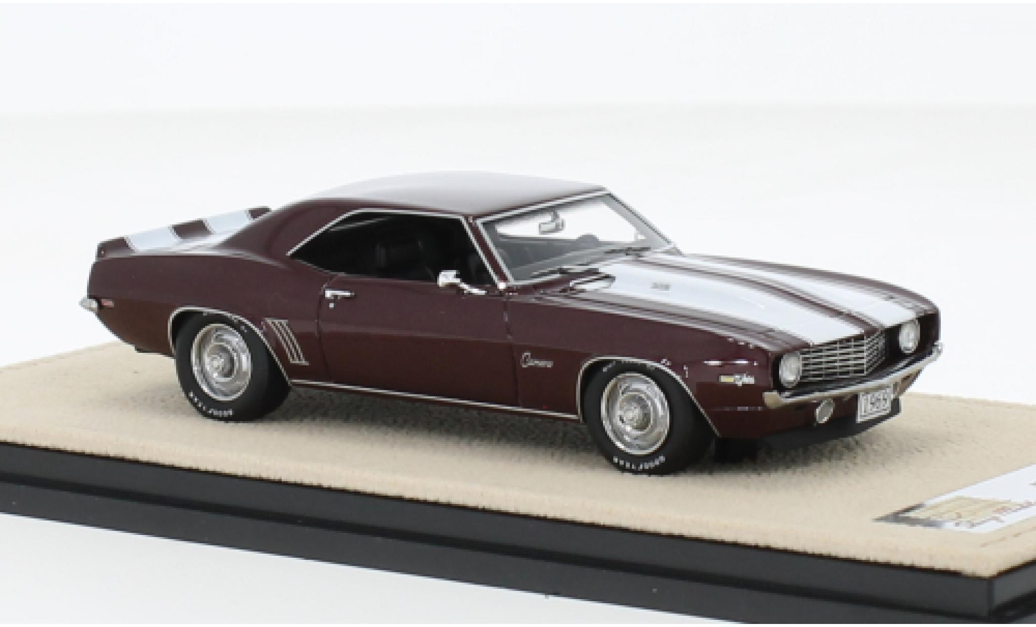 Chevrolet Camaro 1/43 Stamp Models Z28 metallic paars/wit 1969 modelauto