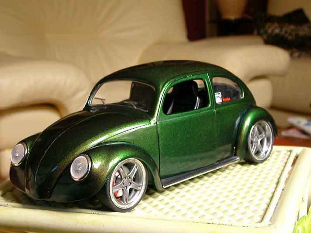 Volkswagen Kafer Base street cox peinture cameleon 1/18 Solido