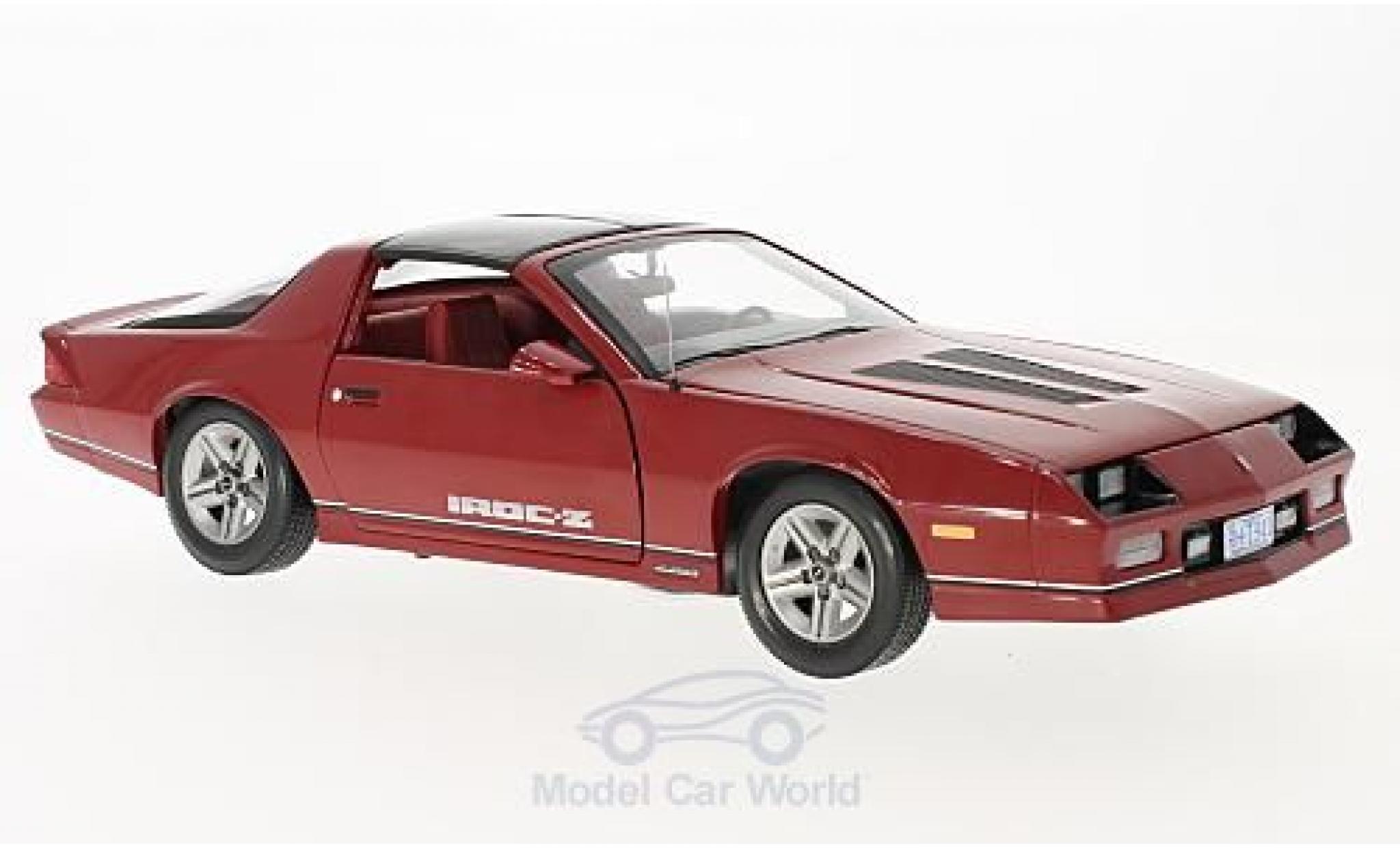 Chevrolet Camaro 1/18 Sun Star IROC-Z rood 1985 modelauto