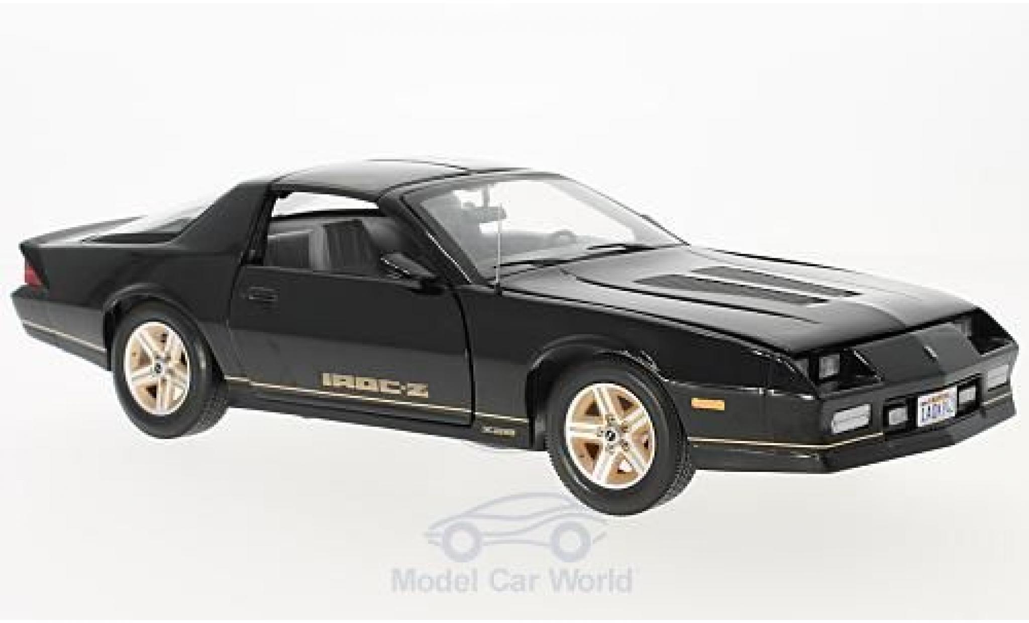 Chevrolet Camaro 1/18 Sun Star IROC-Z zwart 1985 modelauto