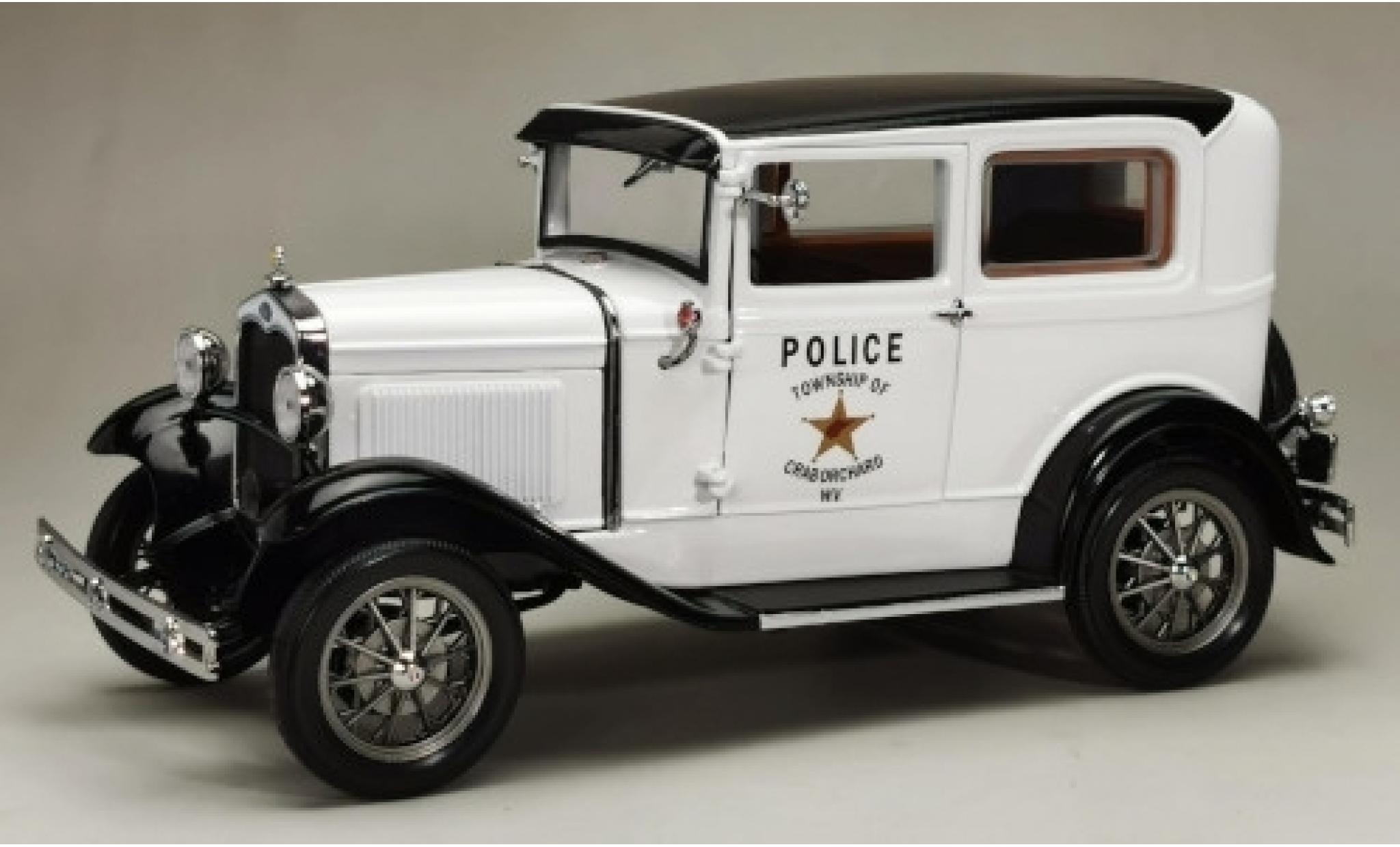 Ford Model A 1/18 Sun Star Tudor wit/zwart West Virginia Politie 1931 modelauto