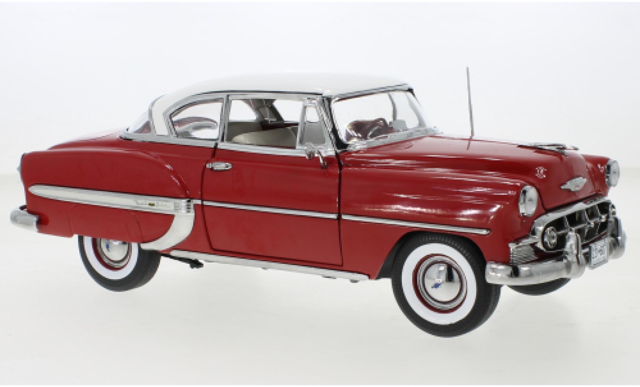 Chevrolet Bel Air 1/18 Sun Star Hardtop Coupe rood/wit 1953 modelauto