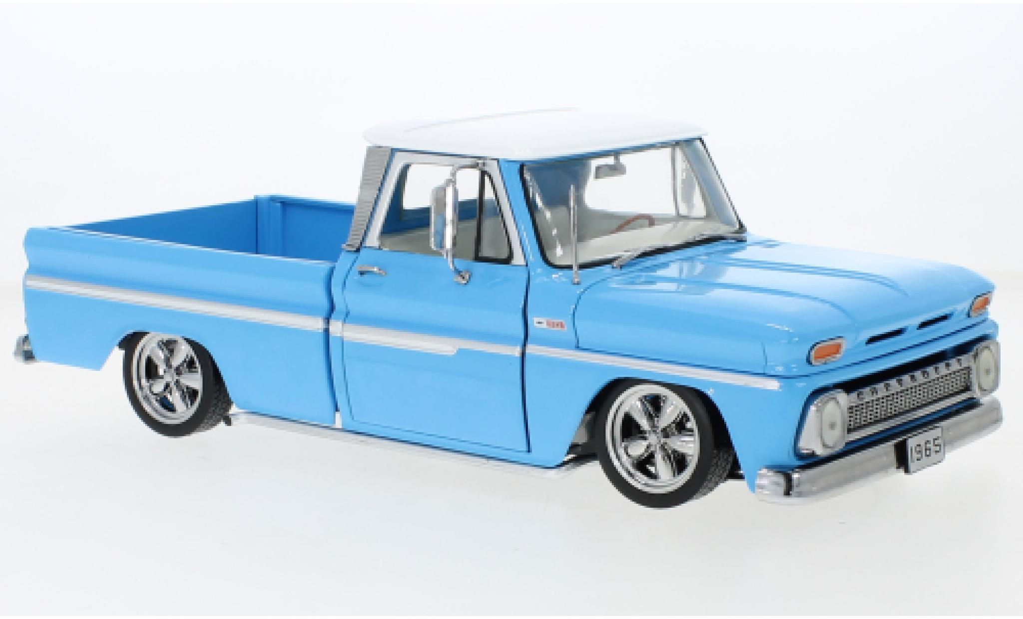 Chevrolet C-10 1/18 Sun Star Stepside Pick Up Low Rider blauw 1965 modelauto