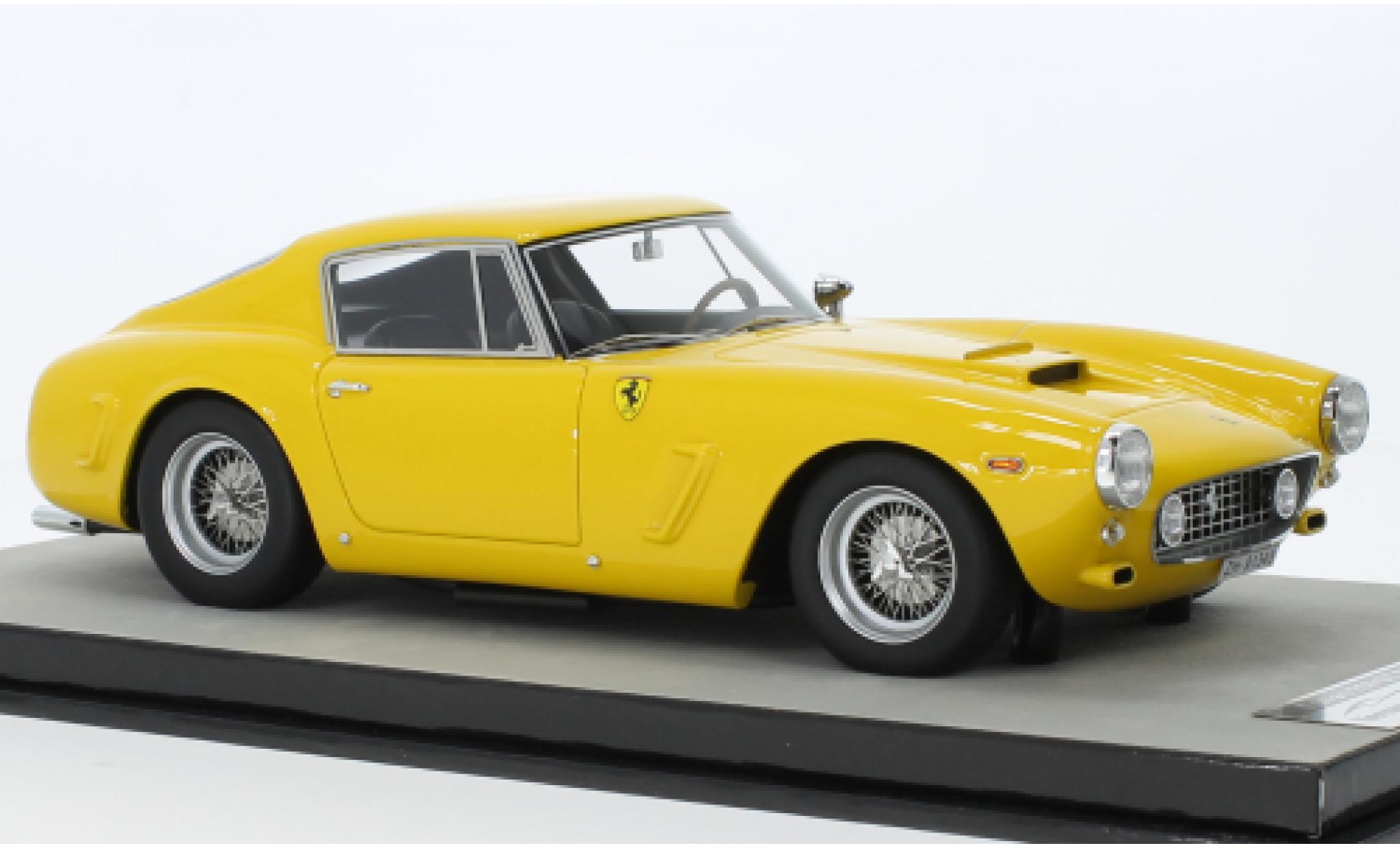 Ferrari 250 1/18 Tecnomodel GT SWB Clienti Corsa geel 1962 modelauto