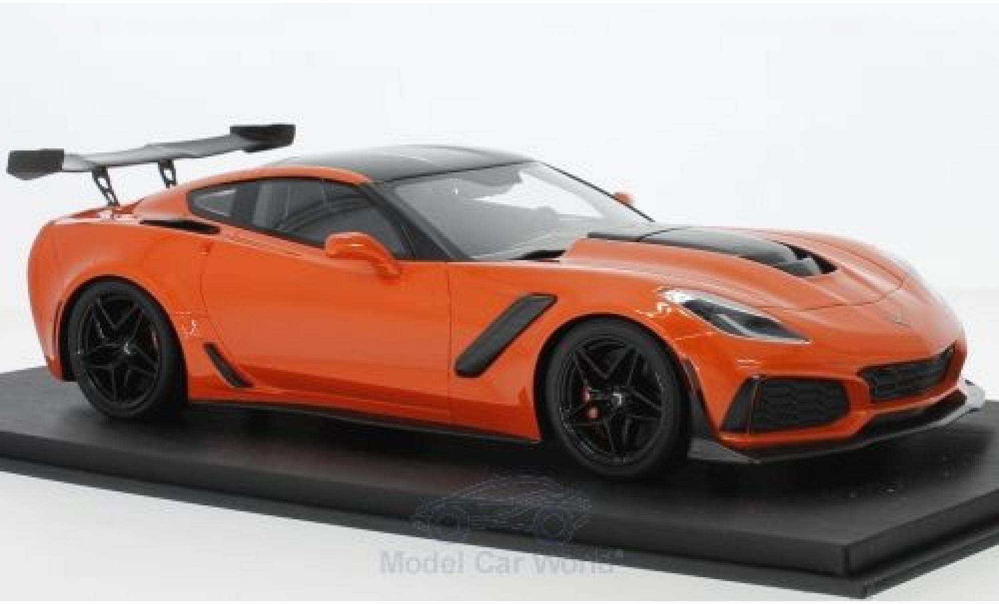 Chevrolet Corvette C7 1/18 Top Speed C7 ZR-1 metallic oranje/carbon modelauto
