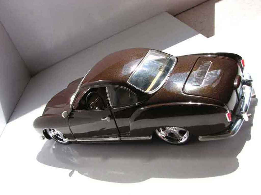 Volkswagen Karmann Base dub 1/18 Solido