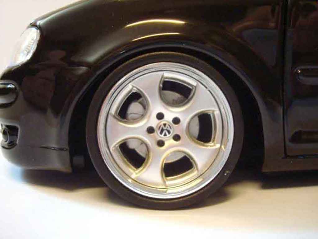 Volkswagen Touran Base zwart jantes porsche 1/18 Shanghai Volkswagen
