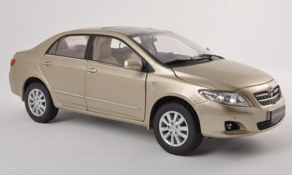 Toyota Corolla 1/18 Paudi gold 2007 modelauto