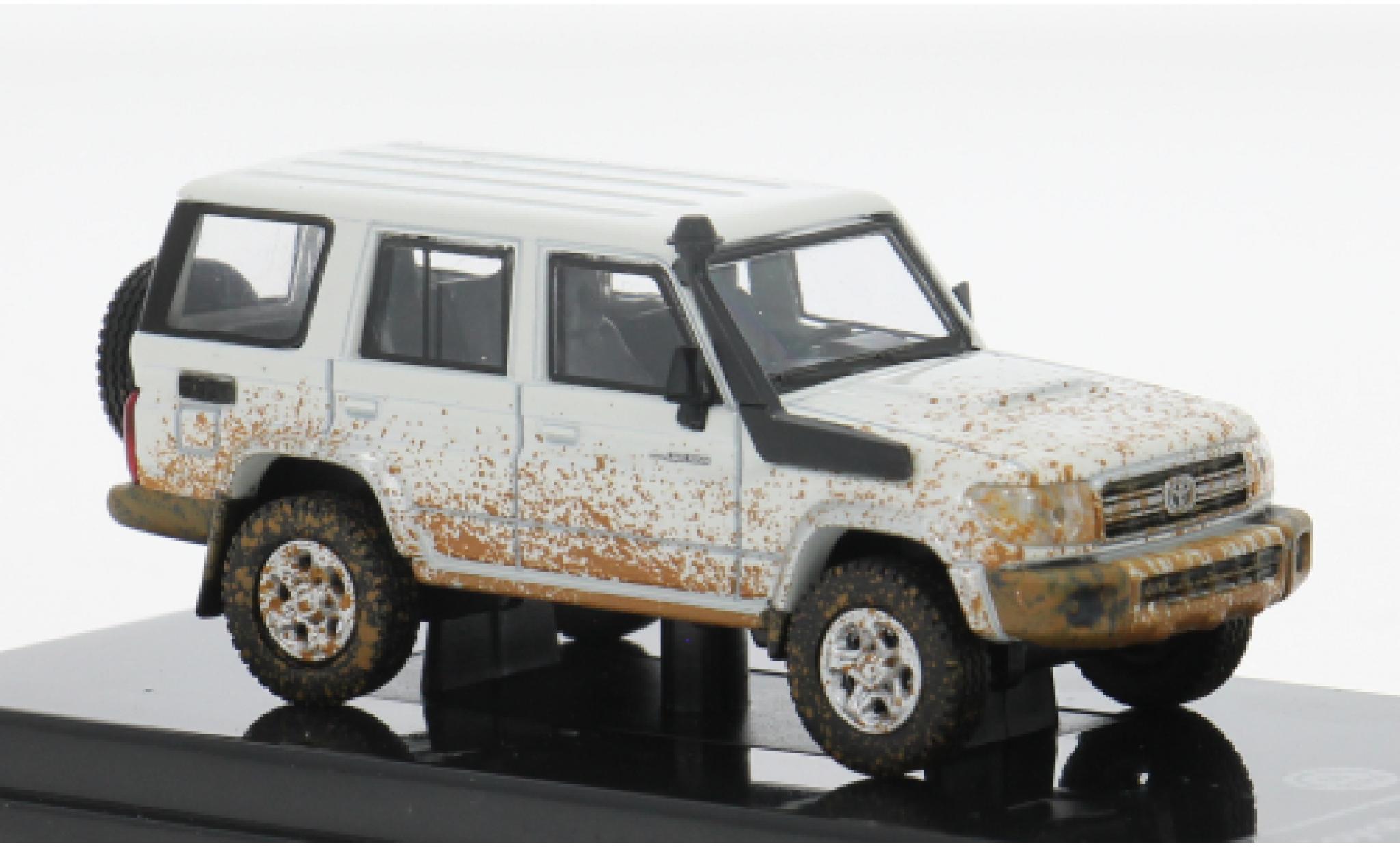 Toyota Land Cruiser 1/64 Para64 LC76 wit 2014 1:64 modelauto