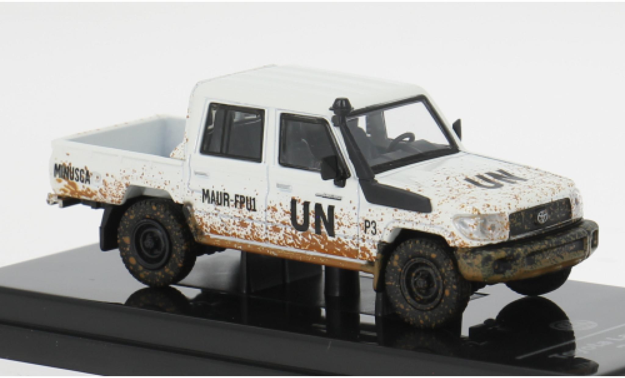Toyota Land Cruiser 1/64 Para64 LC79 wit 2014 1:64 modelauto
