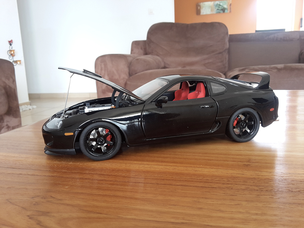 Toyota Supra Base zwart jantes 18 pouces et disques de frein 1/18 Kyosho