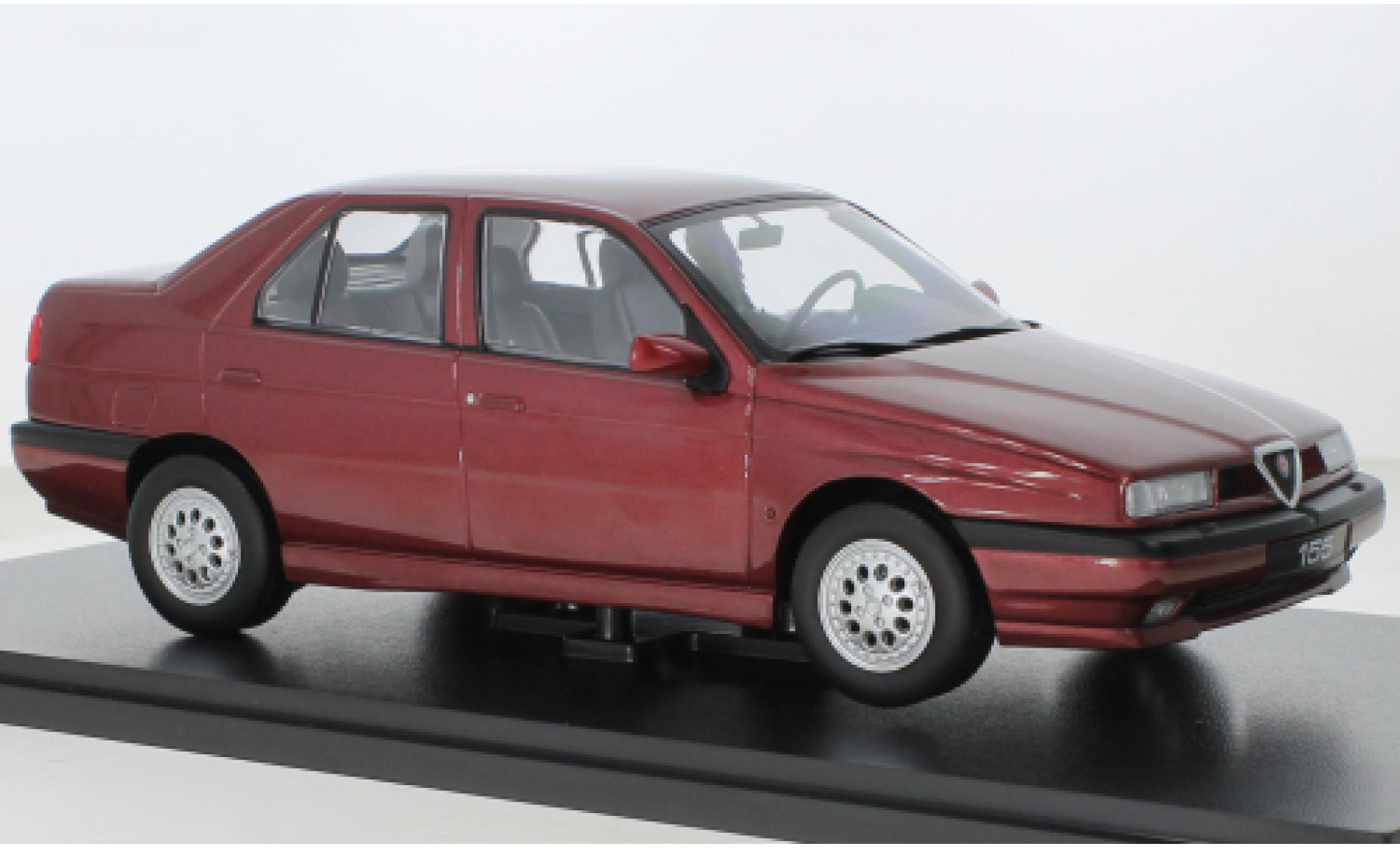 Alfa Romeo 155 1/18 Triple 9 Collection metallic rood 1996 1:18 modelauto