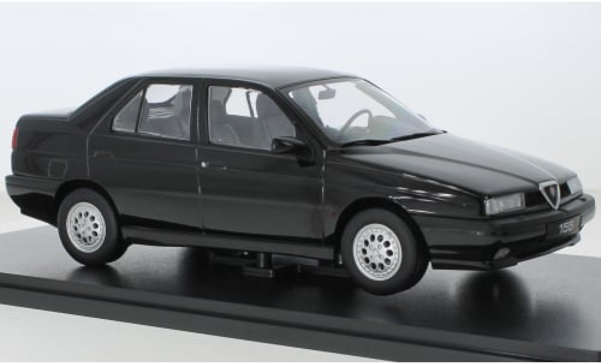 Alfa Romeo 155 1/18 Triple 9 Collection zwart 1996 1:18 modelauto
