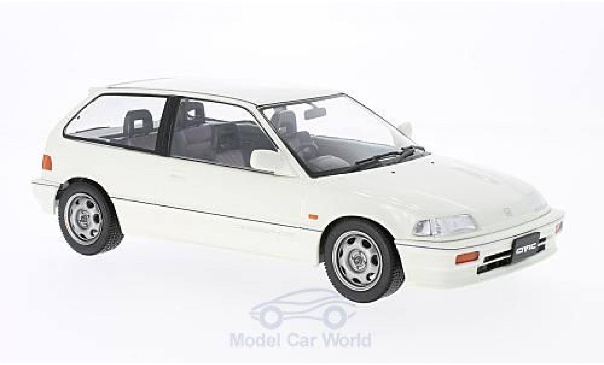Honda Civic 1/18 Triple 9 Collection EF-3 Si wit RHD 1987 ohne Vitrine modelauto