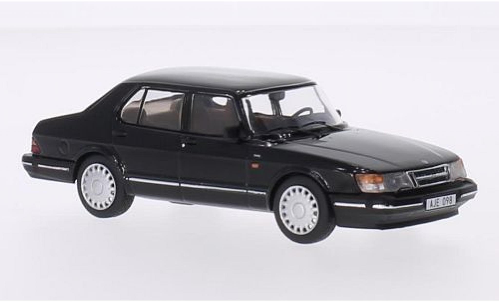 Saab 900 1/43 Triple 9 Collection i zwart 1987 modelauto