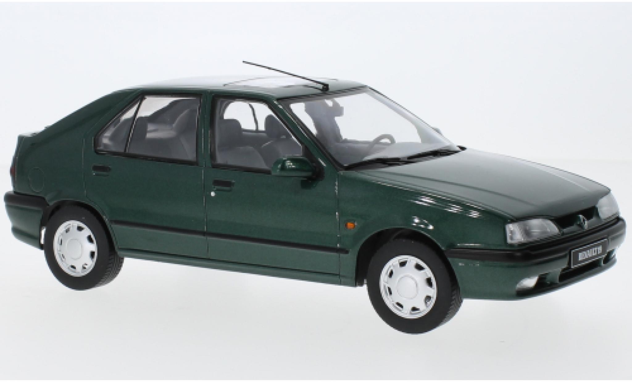 Renault 19 1/18 Triple 9 Collection metallic groen 94 modelauto