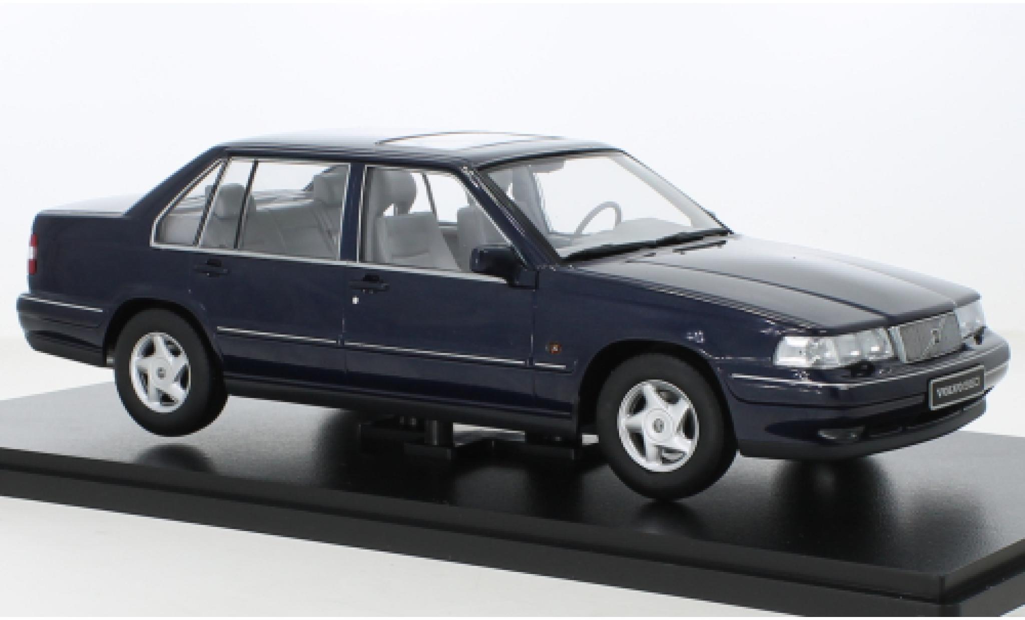 Volvo 960 1/18 Triple 9 Collection metallic blauw 1996 modelauto