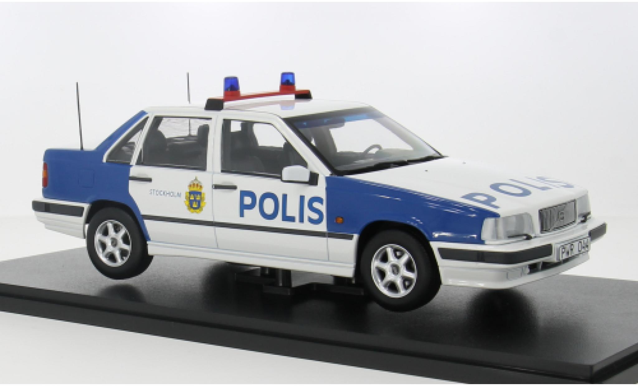 Volvo 850 1/18 Triple 9 Collection 1993 Politie Sweden 1:18 modelauto
